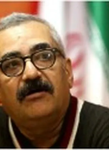 فرزاد مؤتمن
